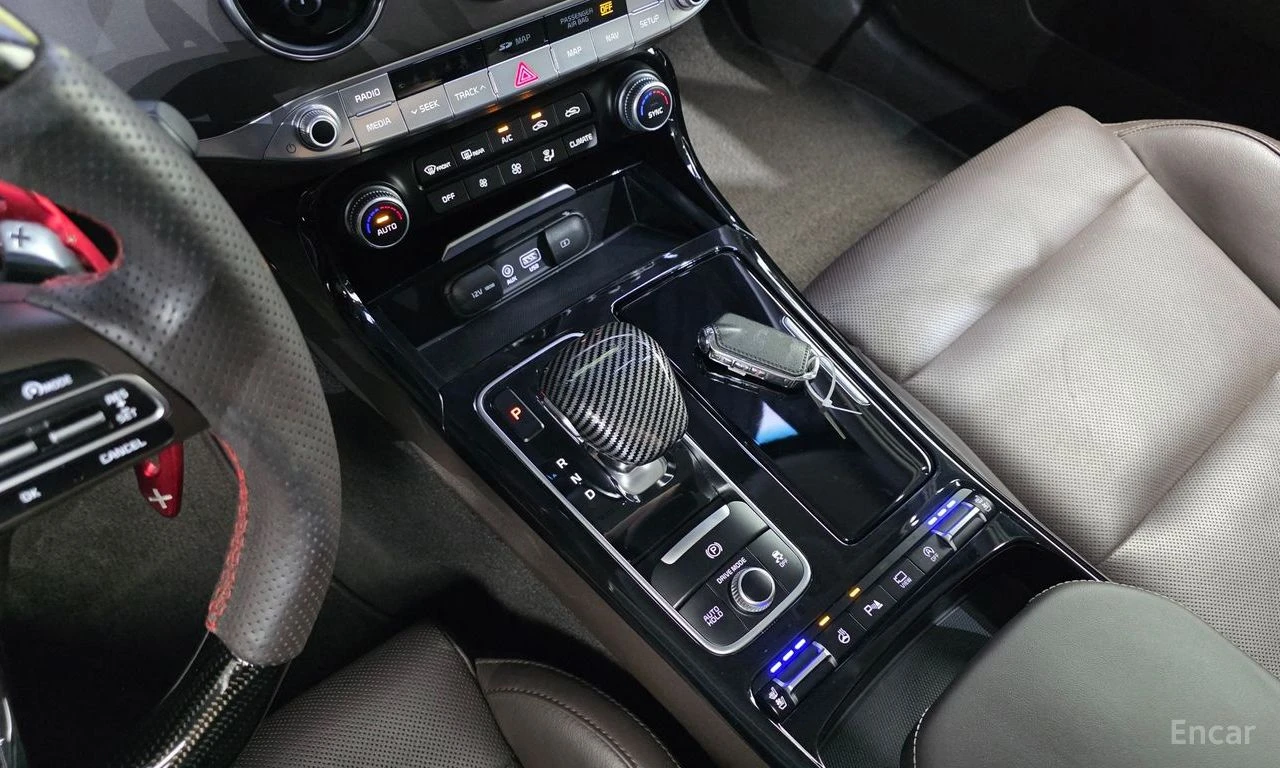 Kia Stinger 3.3* TURBO* AWD* ���������* �����* 360������*  | Mobile.bg � ����������� 11