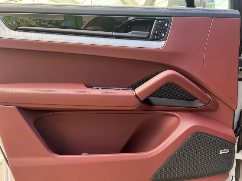 Porsche Cayenne V6/FACELIFT/SPORT DESIGN/BOSE/360/HEAD UP/MATRIX/, снимка 7 - Автомобили и джипове - 50896024