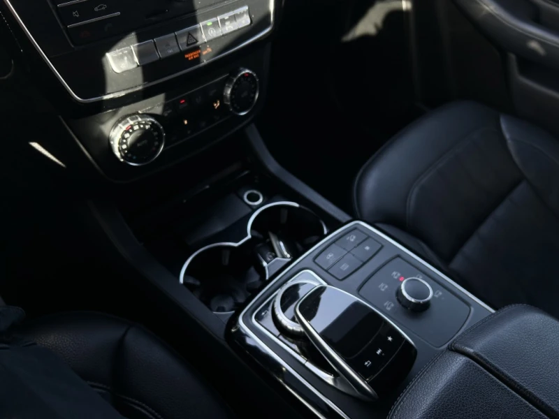 Mercedes-Benz GLE 400 * CARFAX * БЕЗ ПЪРВОНАЧАЛНА ВНОСКА, снимка 13 - Автомобили и джипове - 52725003