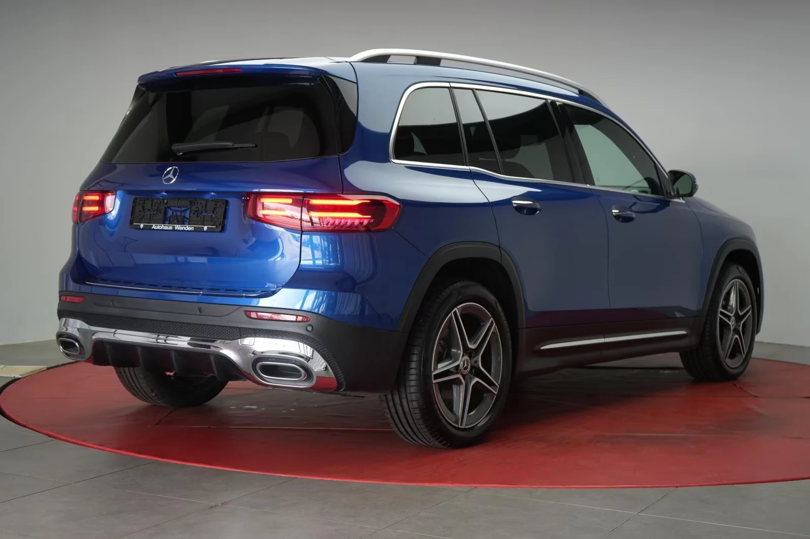 Mercedes-Benz GLB 220 d 4M  7 местен - изображение 3