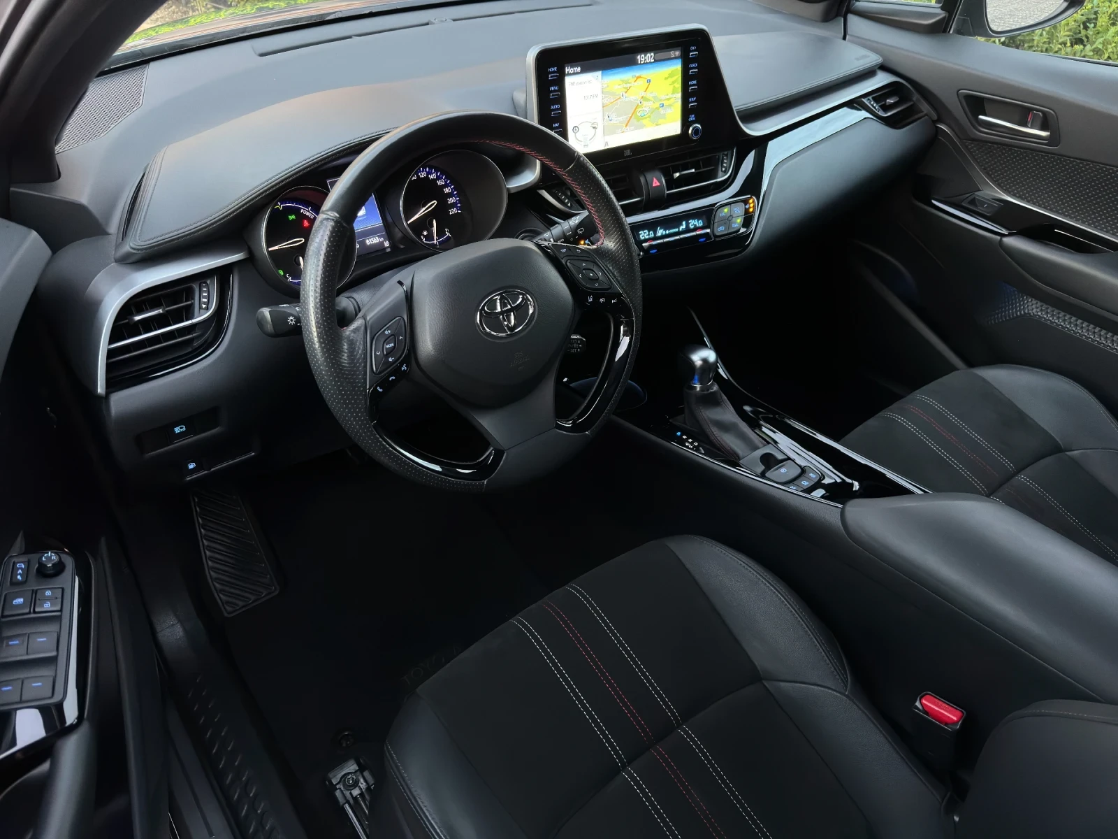 Toyota C-HR GR SPORT - 10Г. ГАРАНЦИЯ - БЕЗ ПРЕДИШНИ ИНЦИДЕНТИ - изображение 5