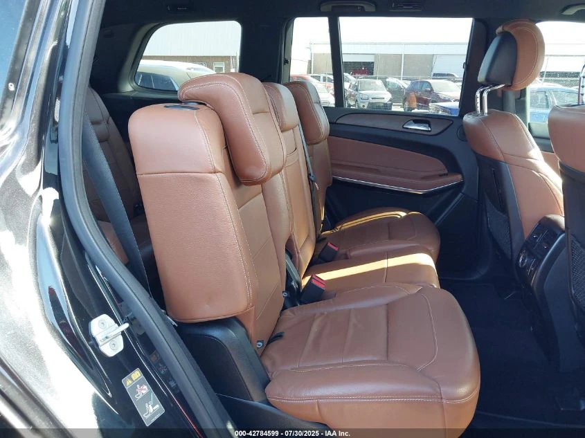 Mercedes-Benz GLS 500 4MATIC* harman/kardon* подгрев* обдухване* панорам - изображение 8
