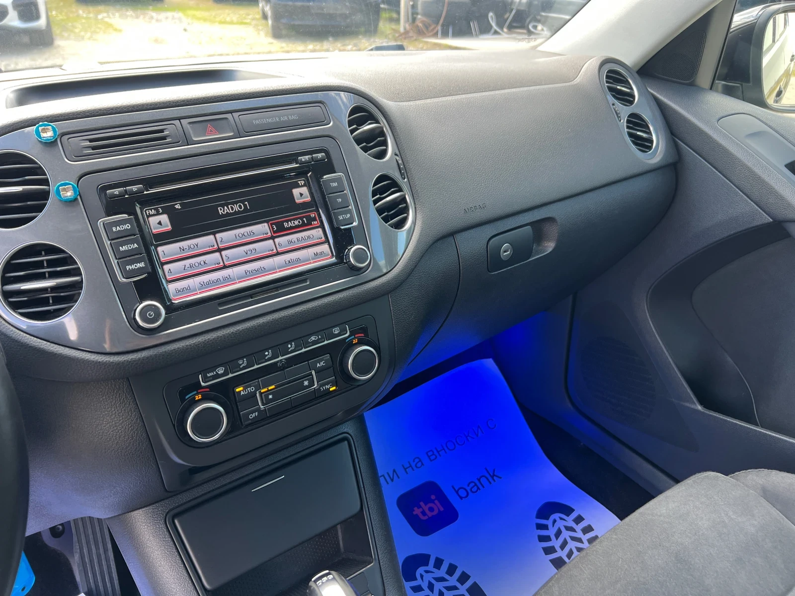 VW Tiguan 2.0TDI-140к.с./ 4Motion/ Автомат/ Парктроник, снимка 14 - Автомобили и джипове - 54165050