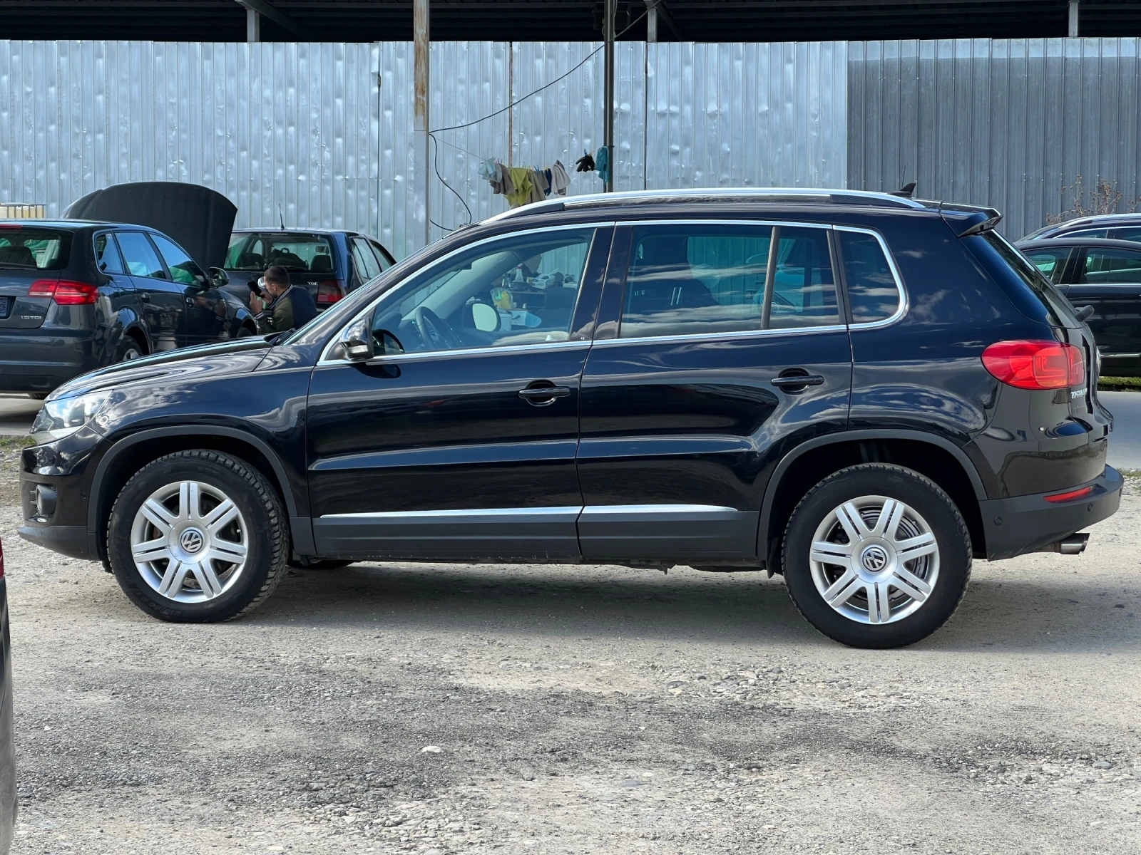 VW Tiguan 2.0TDI-140к.с./ 4Motion/ Автомат/ Парктроник, снимка 8 - Автомобили и джипове - 54165050