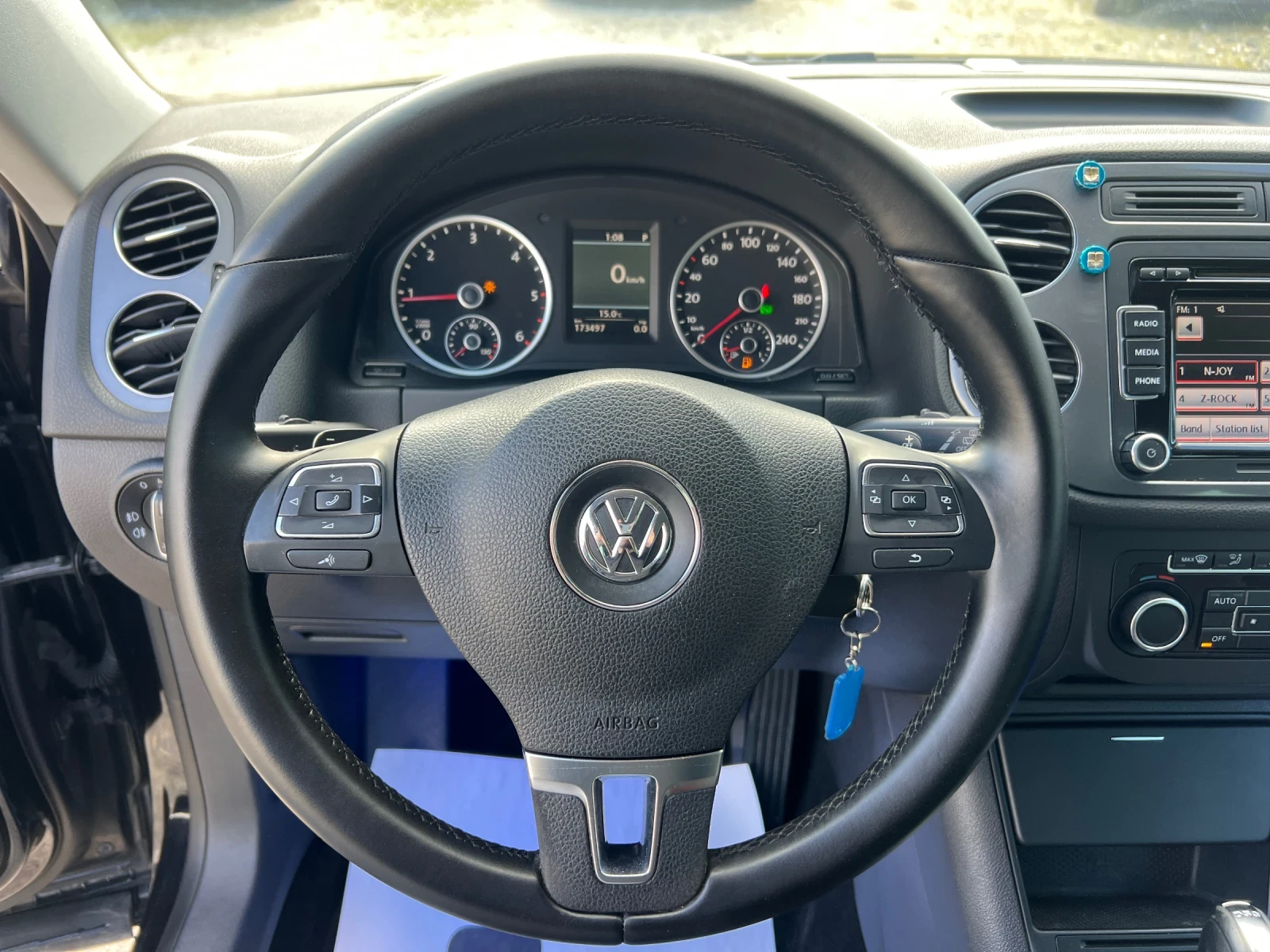 VW Tiguan 2.0TDI-140к.с./ 4Motion/ Автомат/ Парктроник, снимка 13 - Автомобили и джипове - 54165050