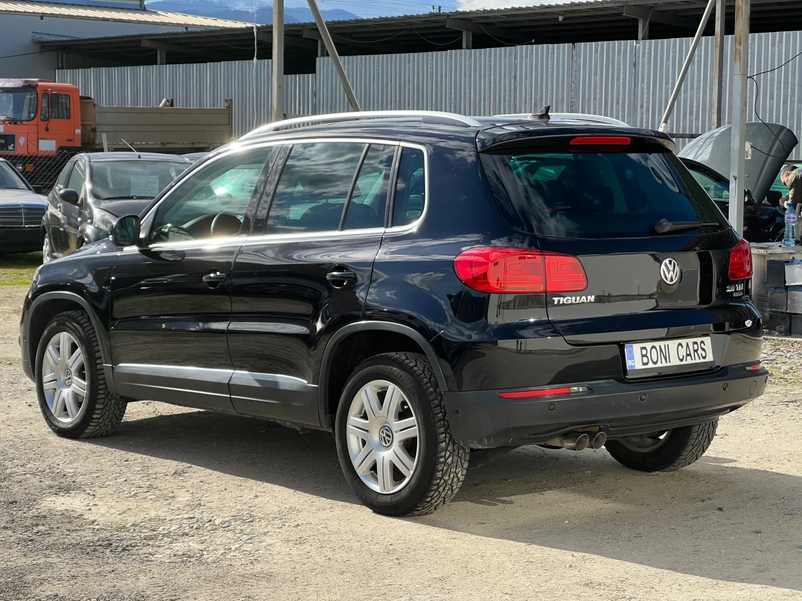 VW Tiguan 2.0TDI-140к.с./ 4Motion/ Автомат/ Парктроник, снимка 7 - Автомобили и джипове - 54165050