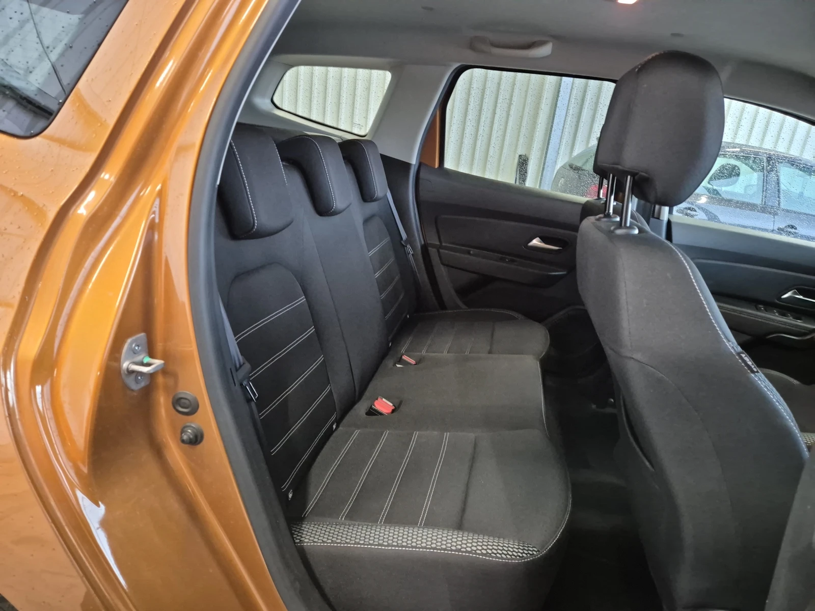 Dacia Duster, снимка 6 - Автомобили и джипове - 54245854