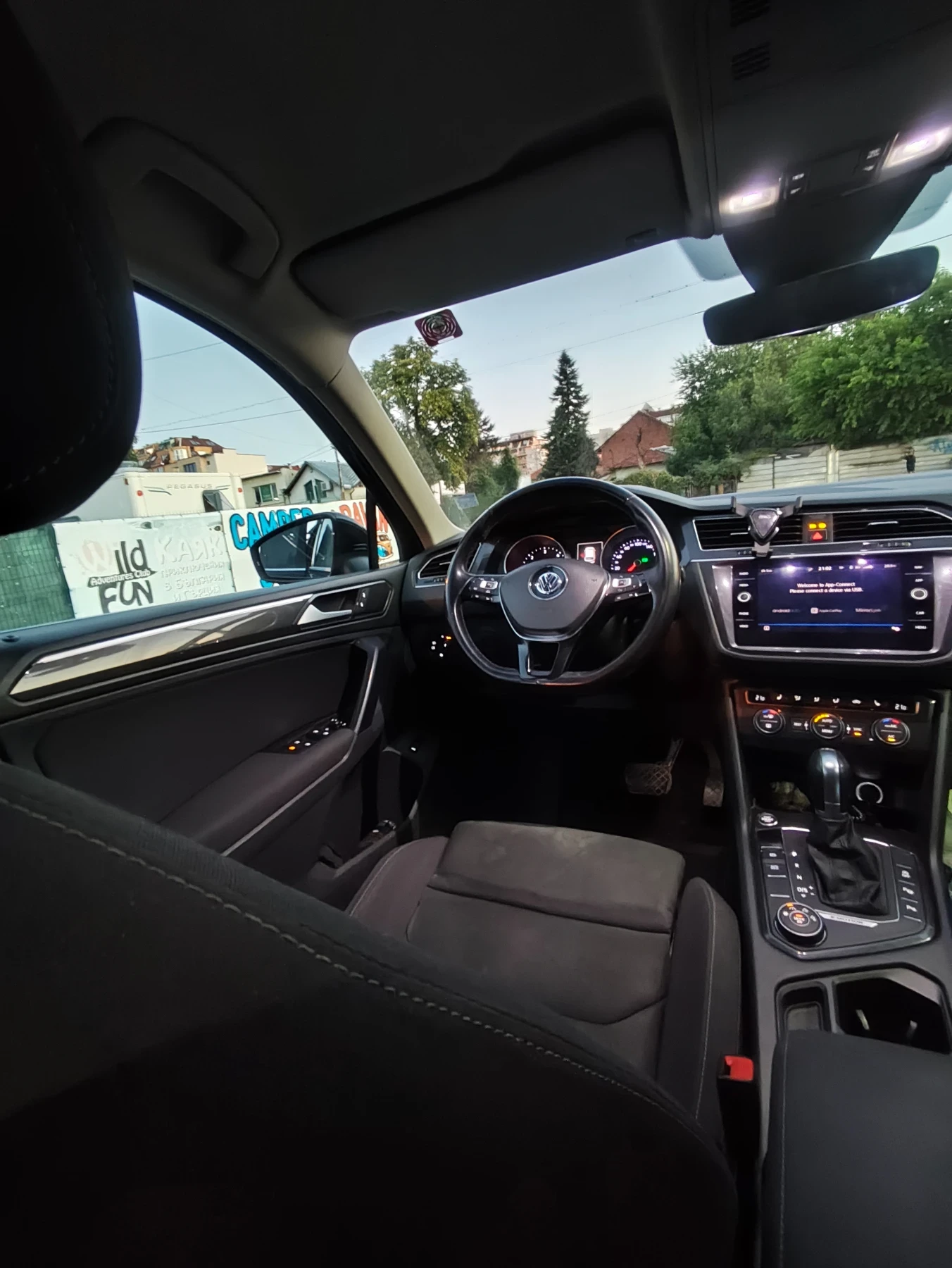VW Tiguan 2.0, снимка 12 - Автомобили и джипове - 55555903