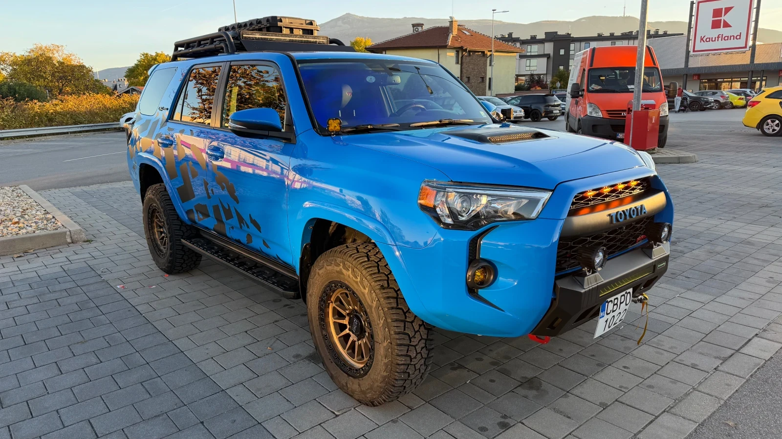Toyota 4runner Trd Pro, снимка 3 - Автомобили и джипове - 56639439