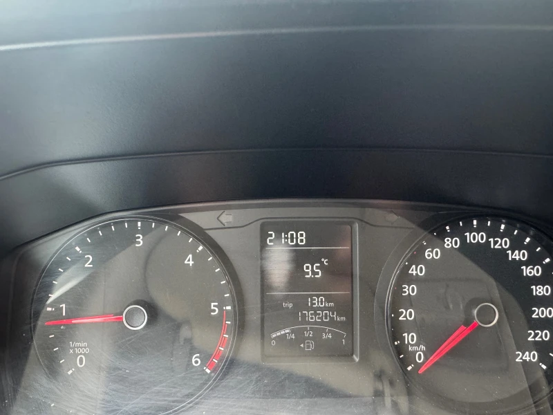 VW T6 2.0tdi 177000km.100%, снимка 11 - Бусове и автобуси - 52727690