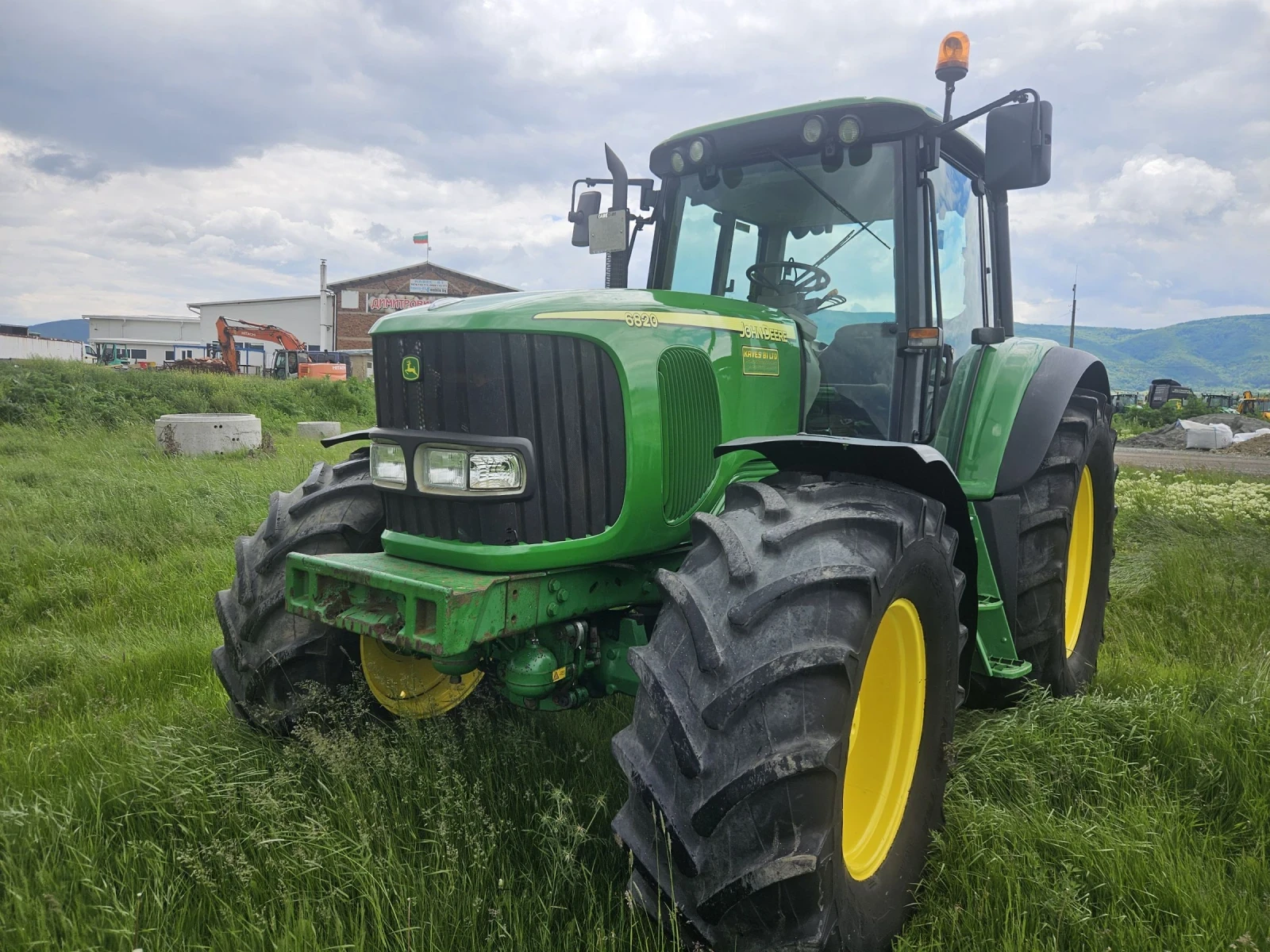 Трактор John Deere 6820 - изображение 6