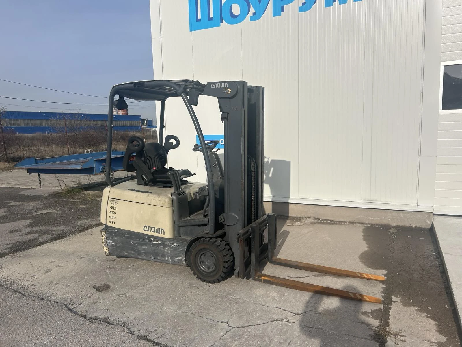  Crown EL | Mobile.bg   4