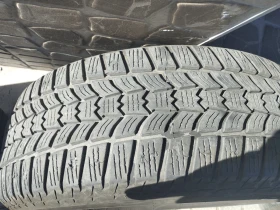 Гуми Зимни 215/65R16, снимка 4 - Гуми и джанти - 47691612