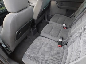 VW Touran 2.0 TDI DSG BMM РЕГИСТРИРАН, снимка 11