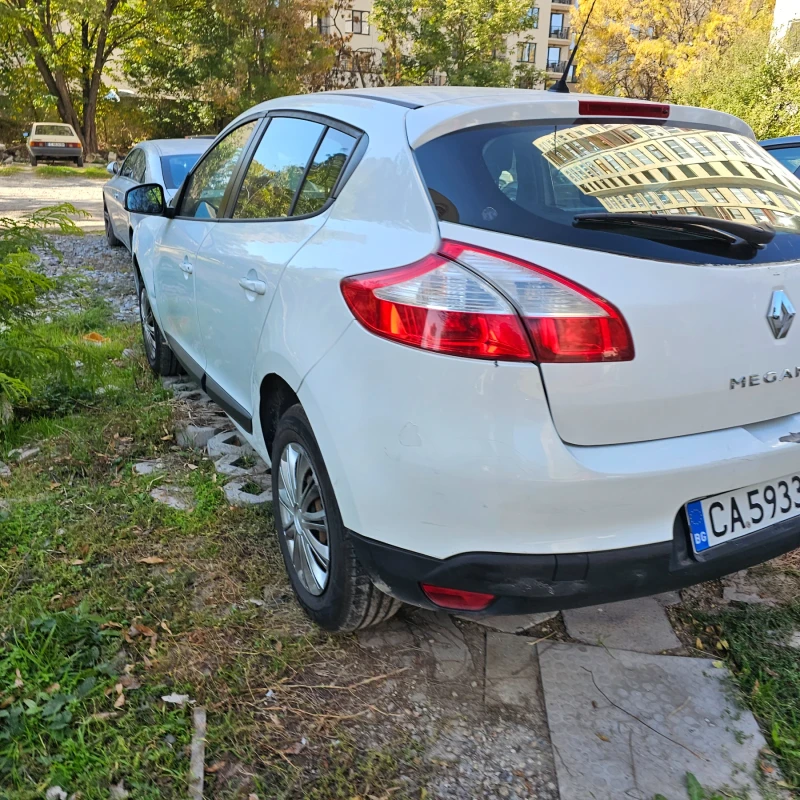 Renault Megane 1.6i, снимка 12 - Автомобили и джипове - 48059354