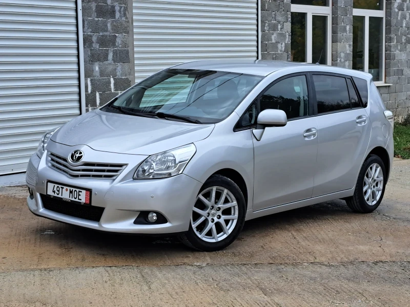 Toyota Verso 1.8i * 147k.c.* NAVI* Като нова* Сервизна история