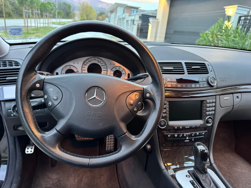 Mercedes-Benz E 55 AMG, снимка 12 - Автомобили и джипове - 52274283