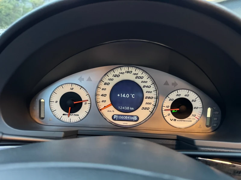 Mercedes-Benz E 55 AMG, снимка 14 - Автомобили и джипове - 52274283