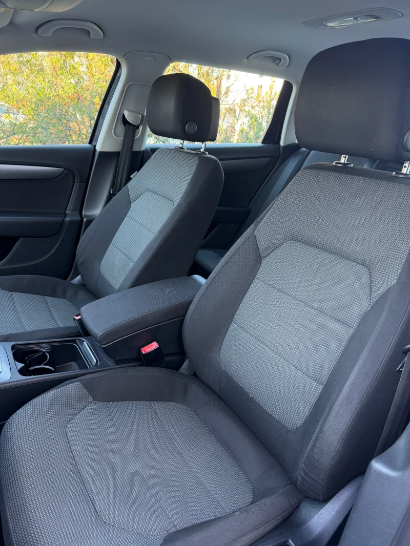 VW Passat 2.0TDI DSG NAVI, снимка 6 - Автомобили и джипове - 52412615