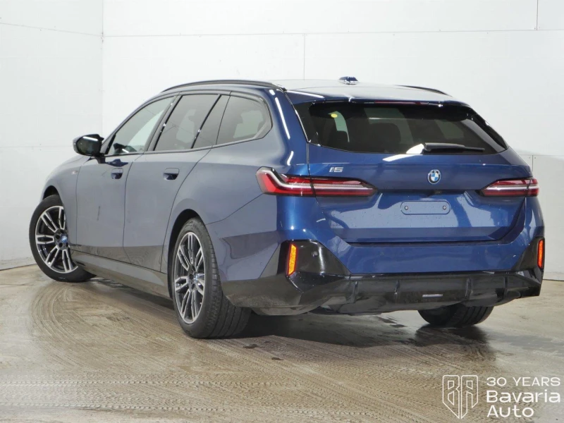 BMW i5 M60 xDrive Touring, снимка 2 - Автомобили и джипове - 52835853