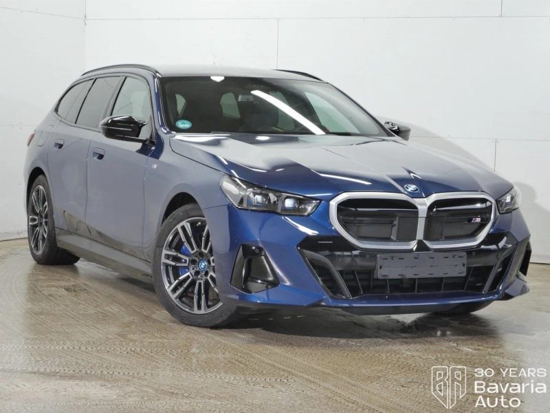 BMW i5 M60 xDrive Touring, снимка 4 - Автомобили и джипове - 52835853