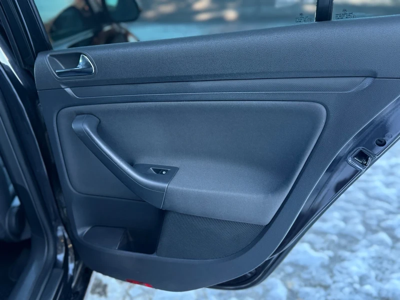 VW Golf 1.9 105 BKC , снимка 13 - Автомобили и джипове - 52914587