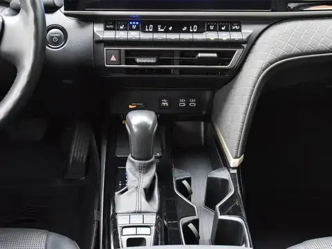 Toyota Camry XSE HYBRID * AWD * ЧЕРЕН САЛОН * CARFAX * , снимка 13 - Автомобили и джипове - 55284383