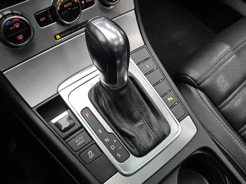 VW CC 2.0 Tsi, снимка 9 - Автомобили и джипове - 56004943