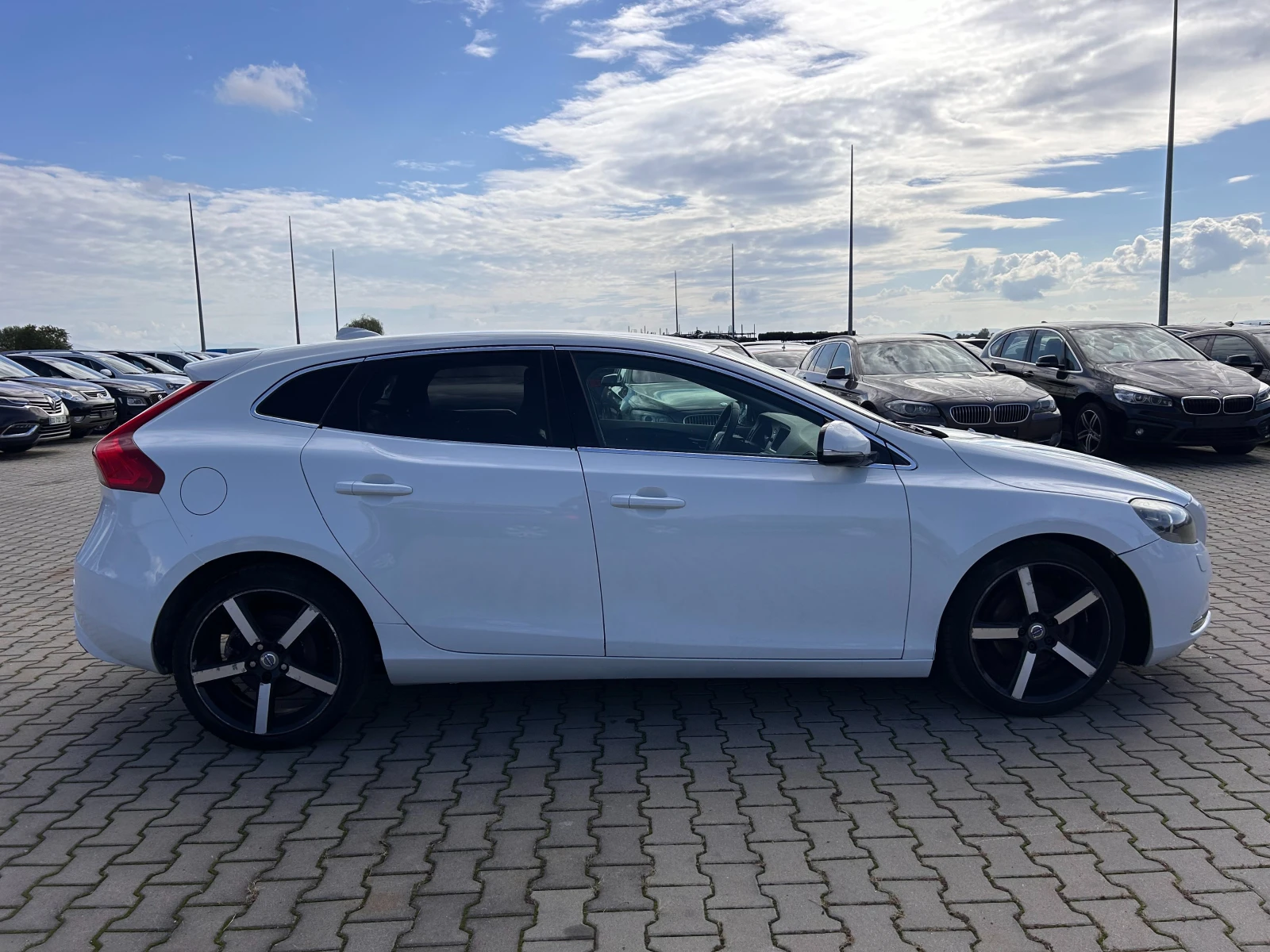 Volvo V40 1.6D KOJA/NAVI EURO 5 - изображение 5