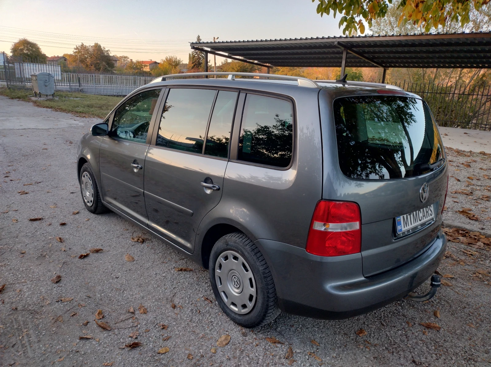 VW Touran 2.0 TDI DSG BMM РЕГИСТРИРАН - изображение 5