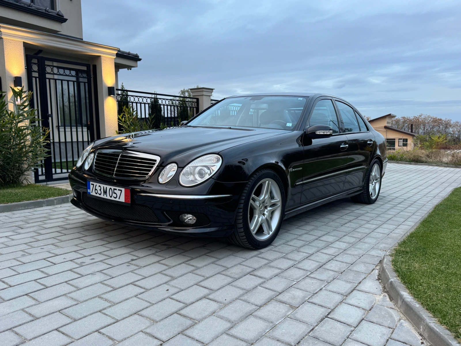 Mercedes-Benz E 55 AMG | Mobile.bg — изображение 2