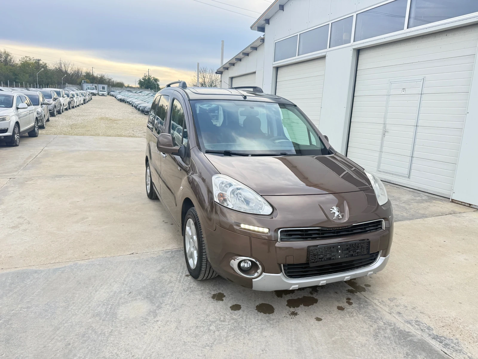 Peugeot Partner 1.6hdi 92k.c* Outdoor* Panorama* Tepee*  | Mobile.bg   11