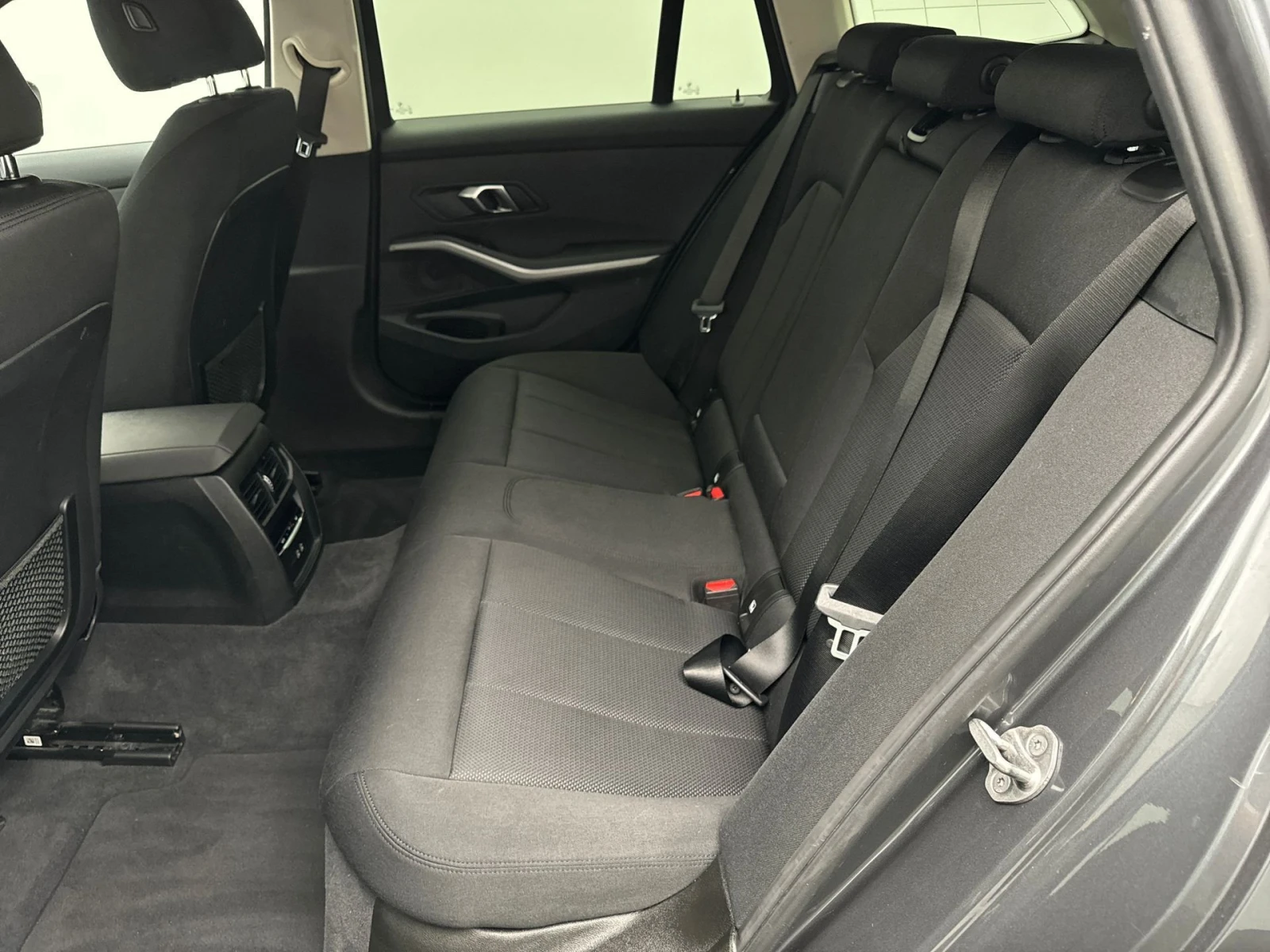 BMW 318 Lounge - изображение 8