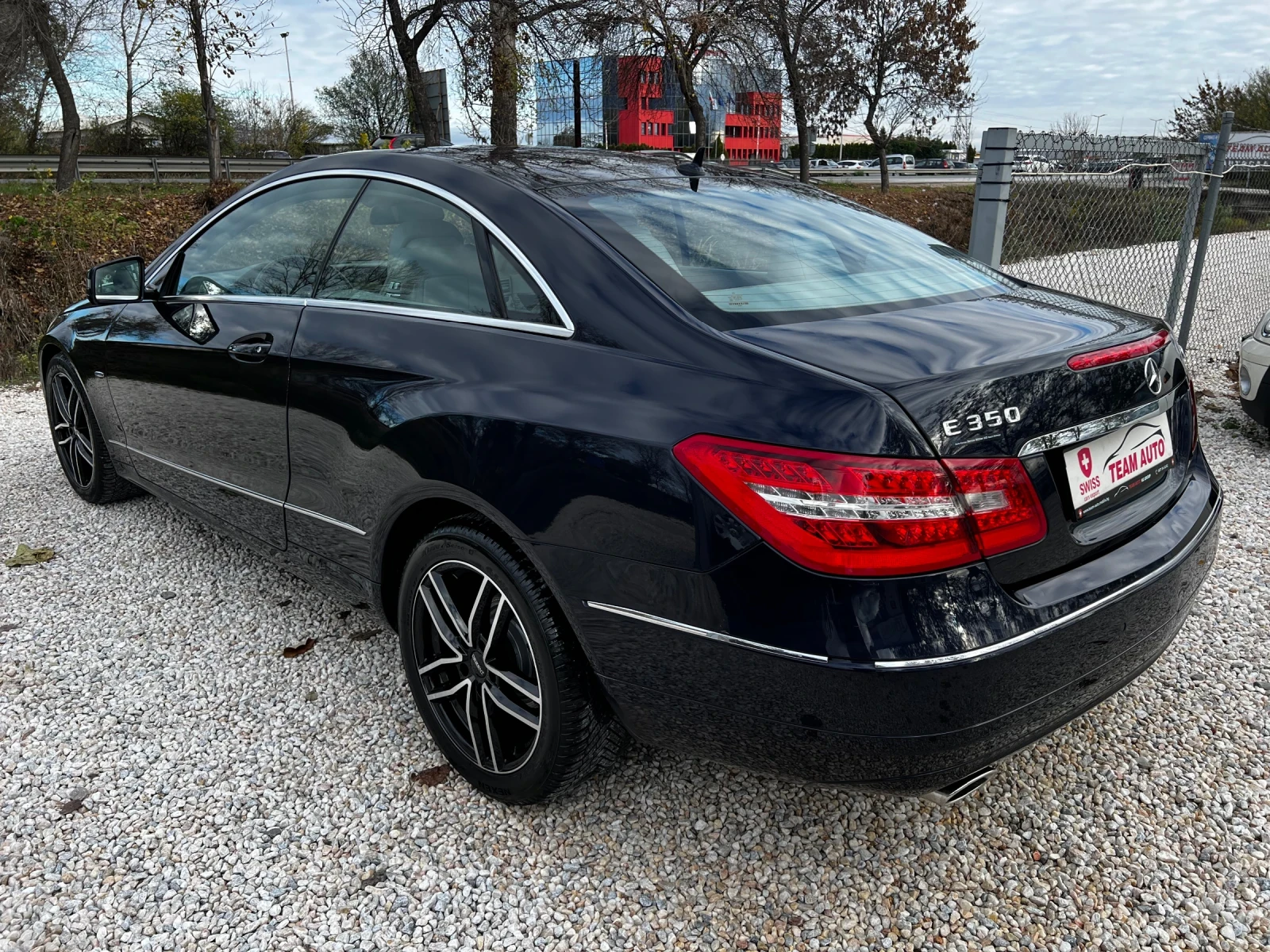 Mercedes-Benz E 350 350CGI 152000KM.SWISS  - изображение 6