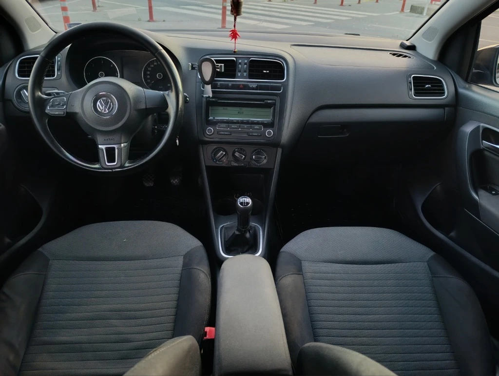 VW Polo 1.6TDI - изображение 7