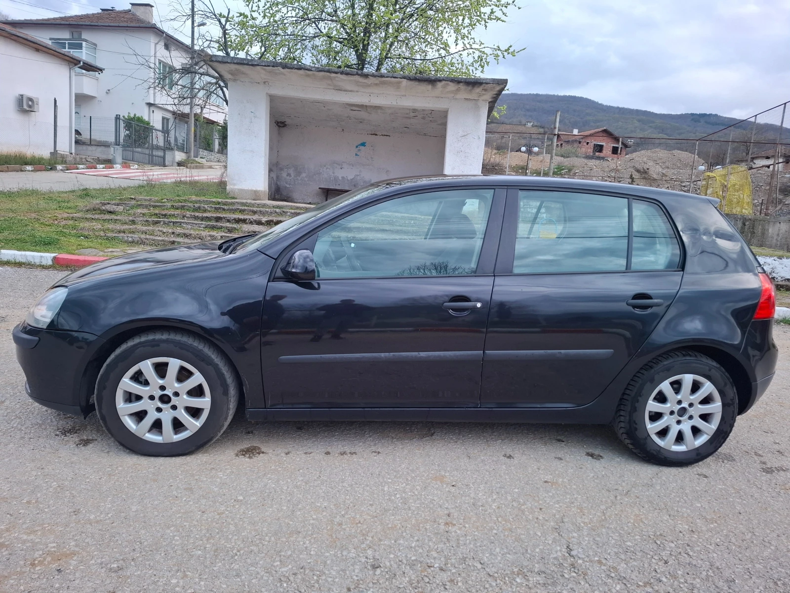 VW Golf 1.9 TDI, снимка 2 - Автомобили и джипове - 54008890