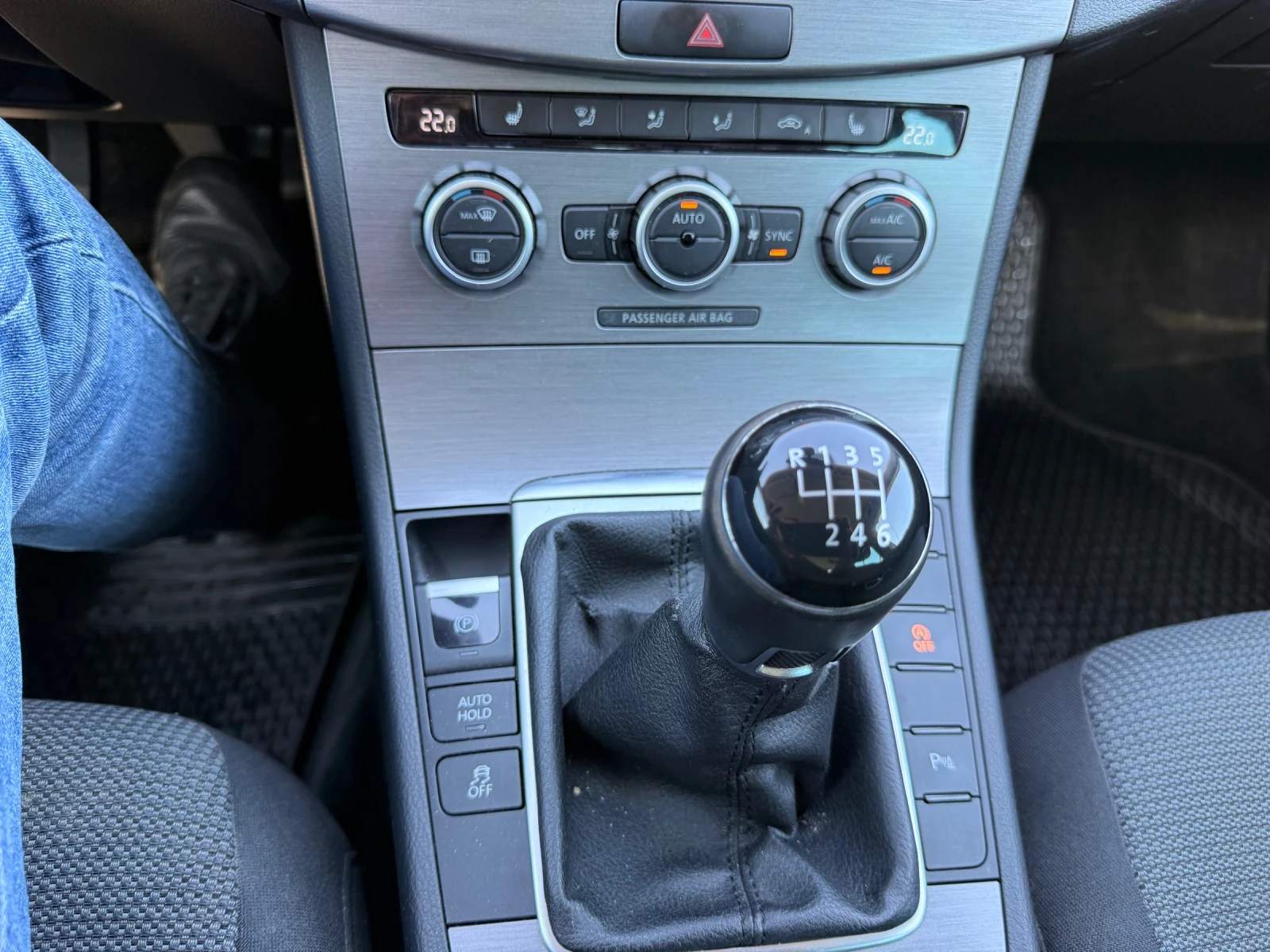 VW Passat, снимка 11 - Автомобили и джипове - 54195922