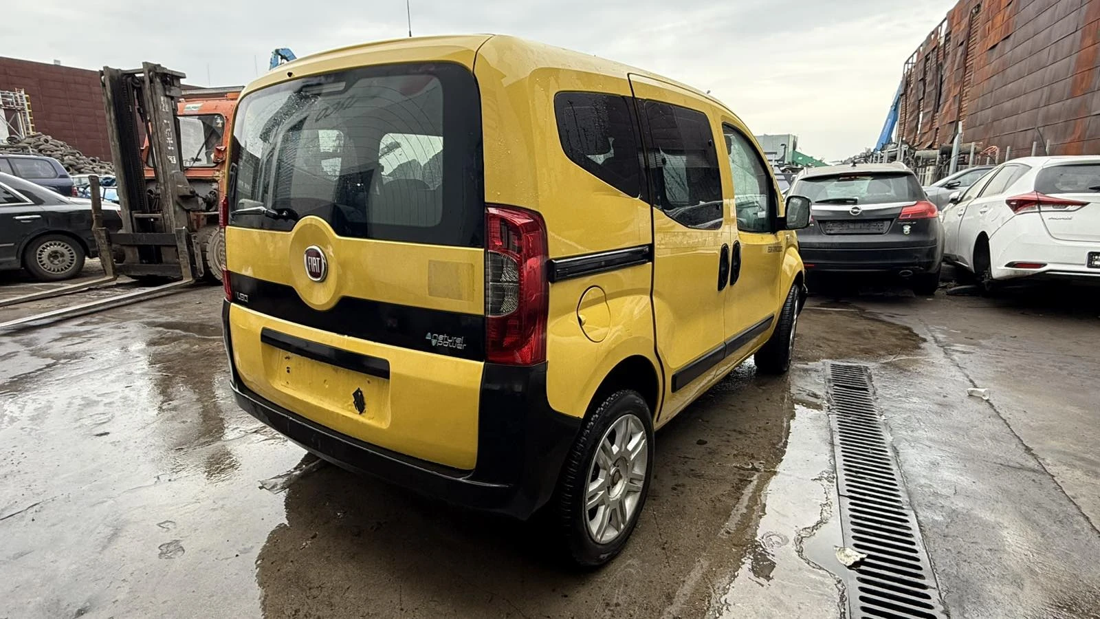 Fiat Qubo, снимка 6 - Автомобили и джипове - 54364250