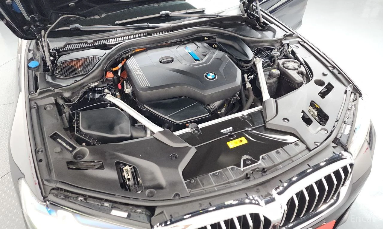 BMW 530E HYBRID* M* SPORT* ОБДУХВАНЕ* ХЕДЪП* 360КАМЕРА* , снимка 17 - Автомобили и джипове - 54932633