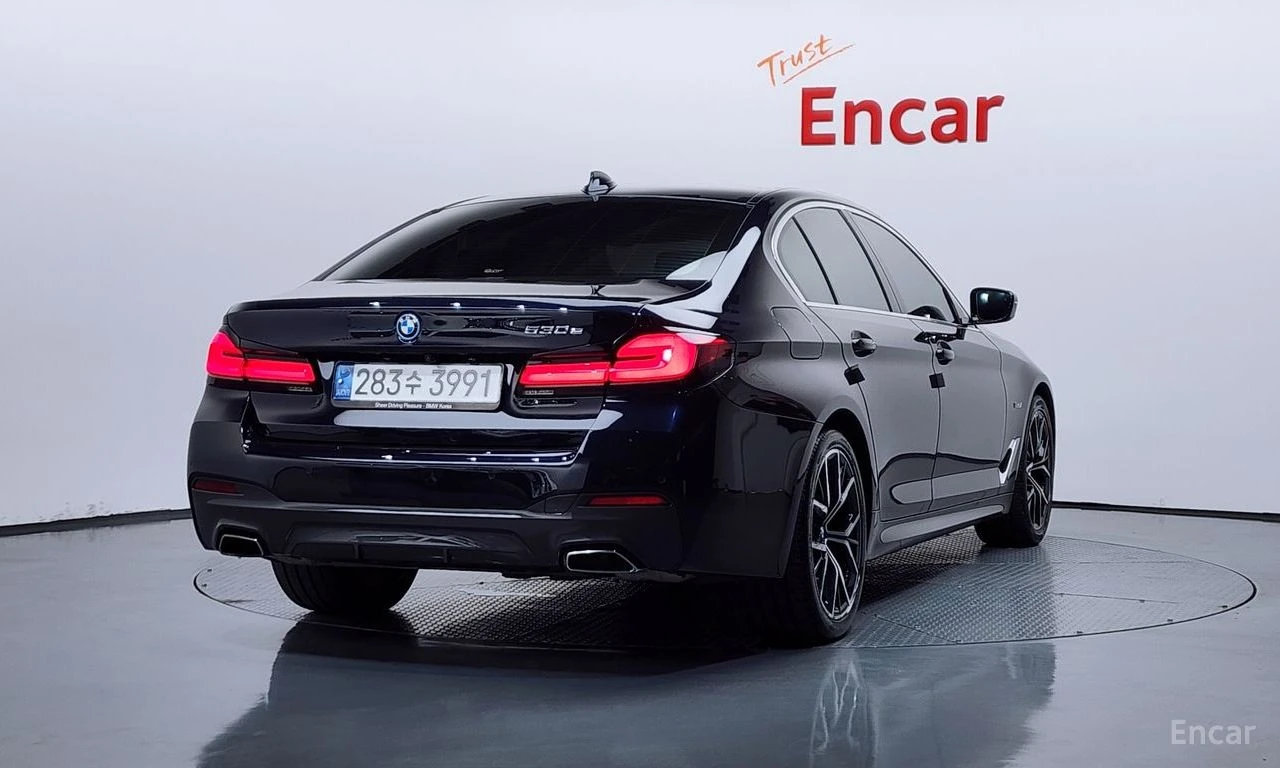 BMW 530E HYBRID* M* SPORT* ОБДУХВАНЕ* ХЕДЪП* 360КАМЕРА* , снимка 2 - Автомобили и джипове - 54932633