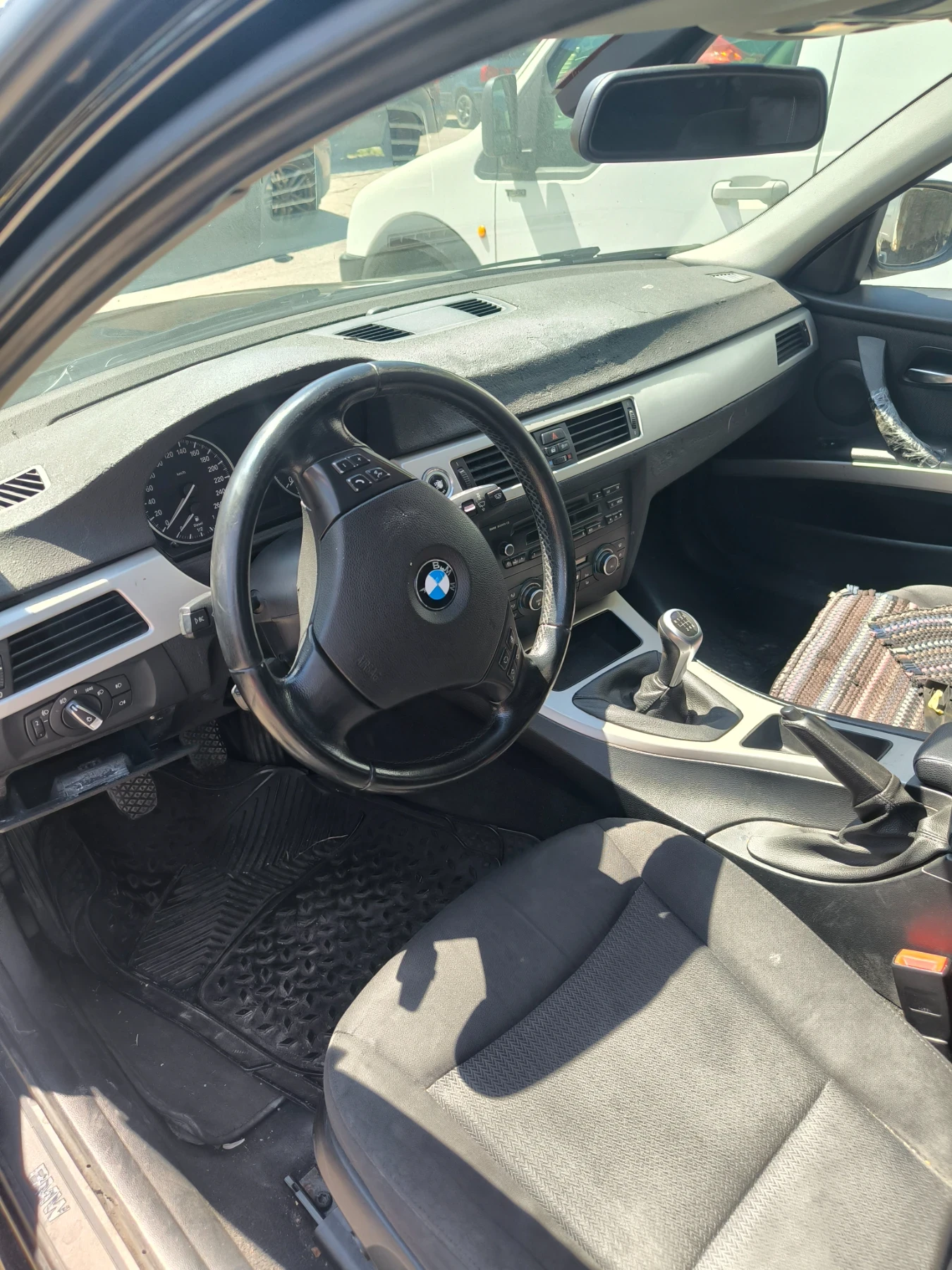 BMW 320, снимка 3 - Автомобили и джипове - 54999260