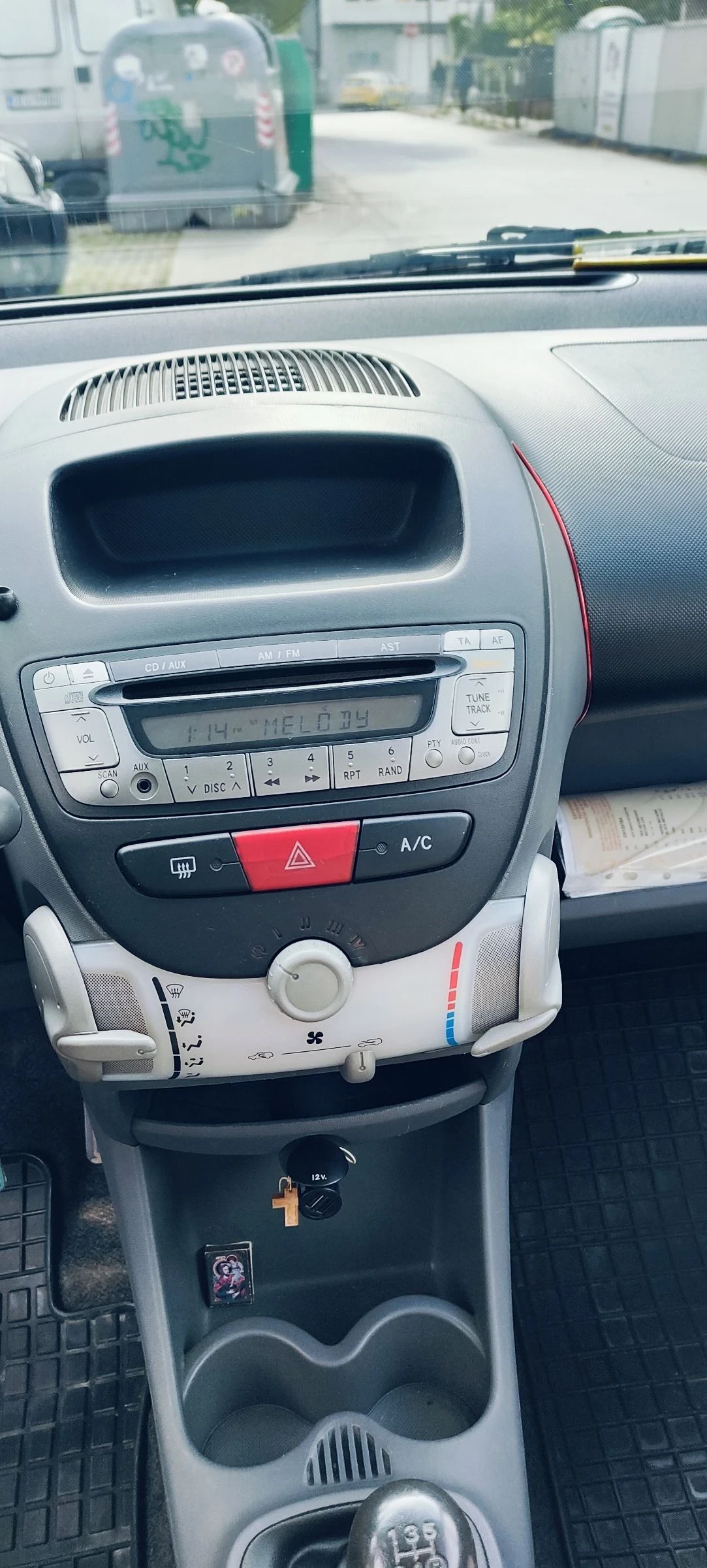 Peugeot 107, снимка 7 - Автомобили и джипове - 55193986