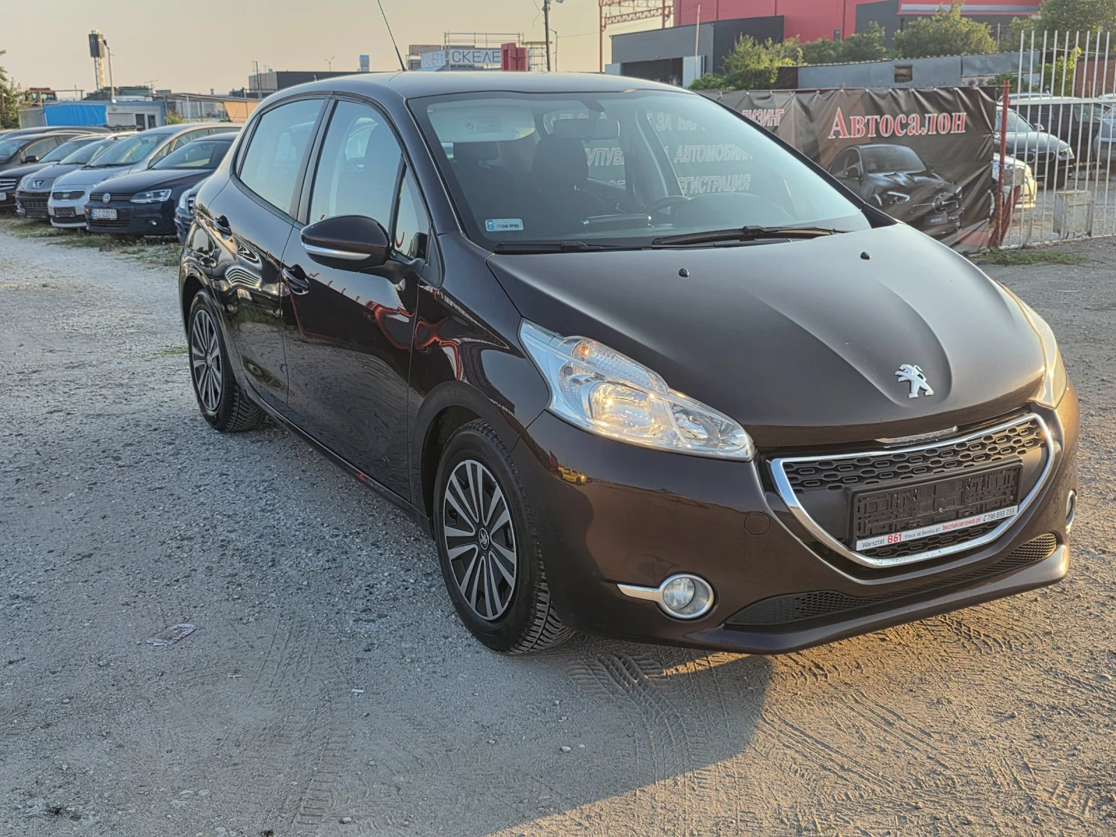 Peugeot 208 1.6 HDI, снимка 3 - Автомобили и джипове - 55663372