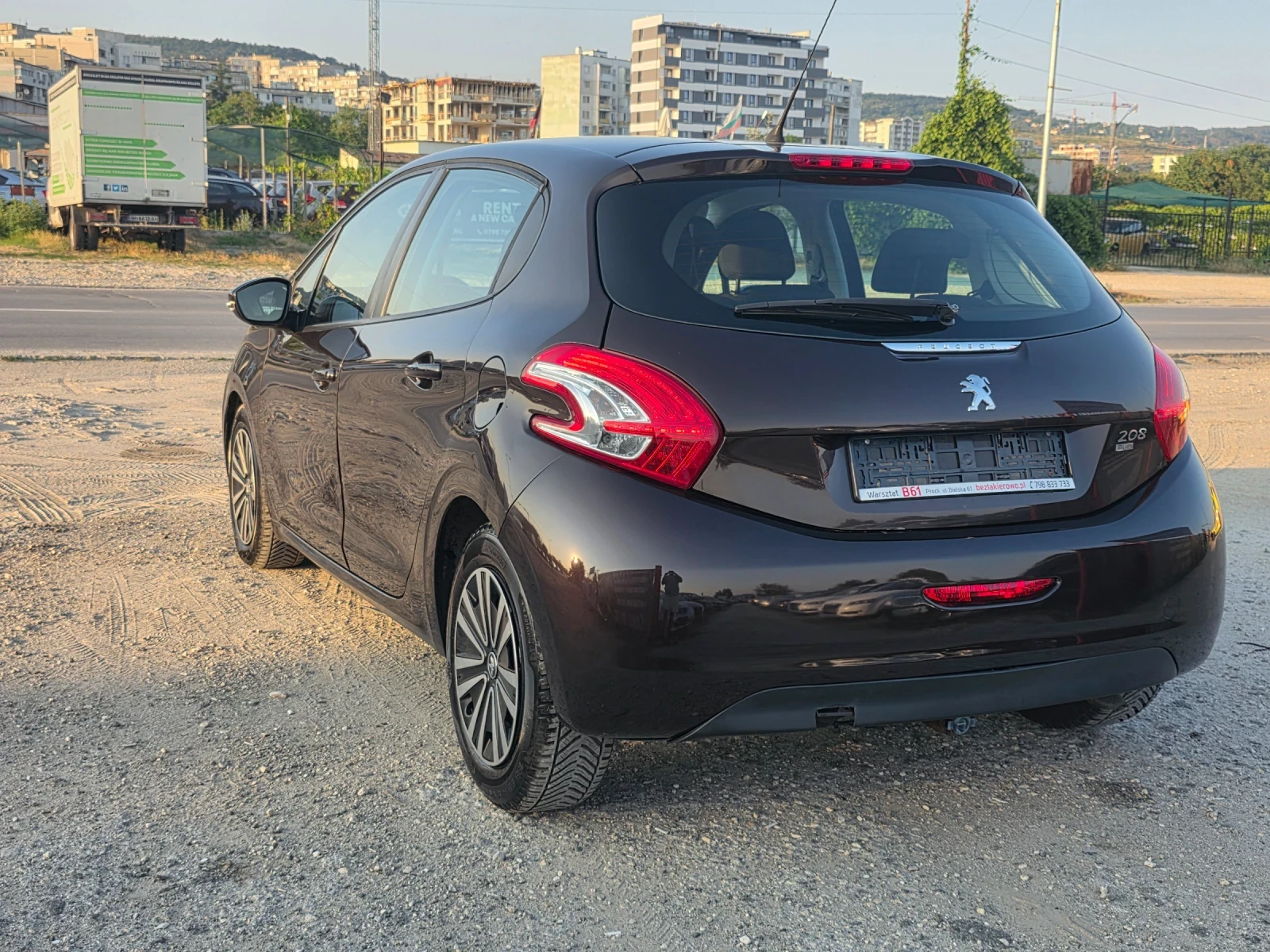 Peugeot 208 1.6 HDI, снимка 6 - Автомобили и джипове - 55663372
