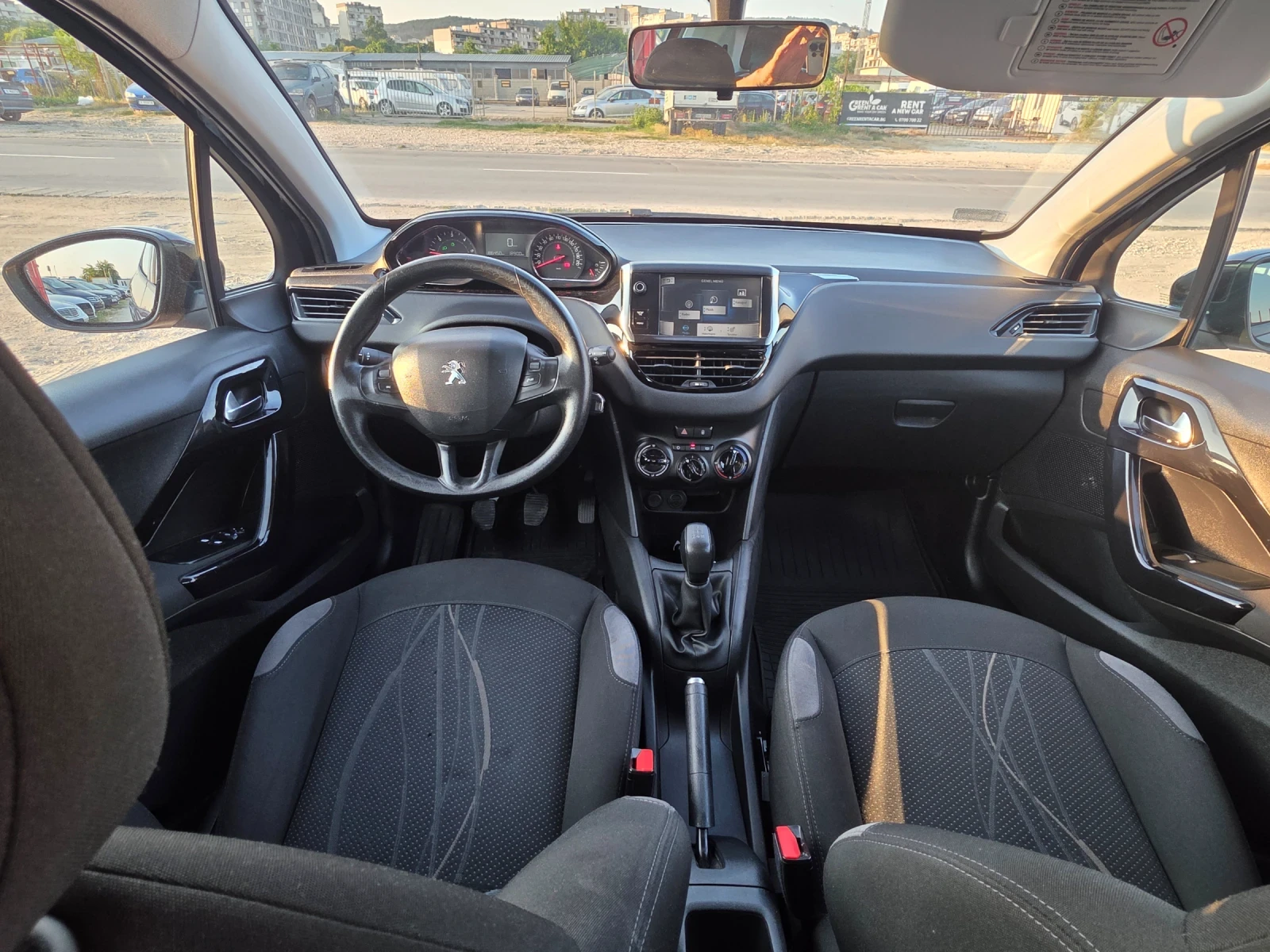 Peugeot 208 1.6 HDI, снимка 9 - Автомобили и джипове - 55663372