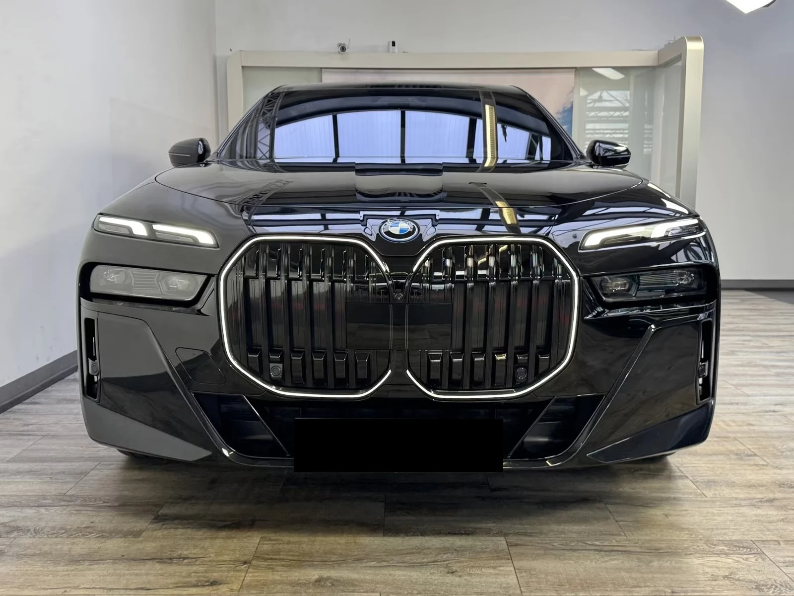BMW 750 e xDrive/M SPORTPAKET/ICONIC GLOW/360 /HEAD UP/LED | Mobile.bg � ����������� 6