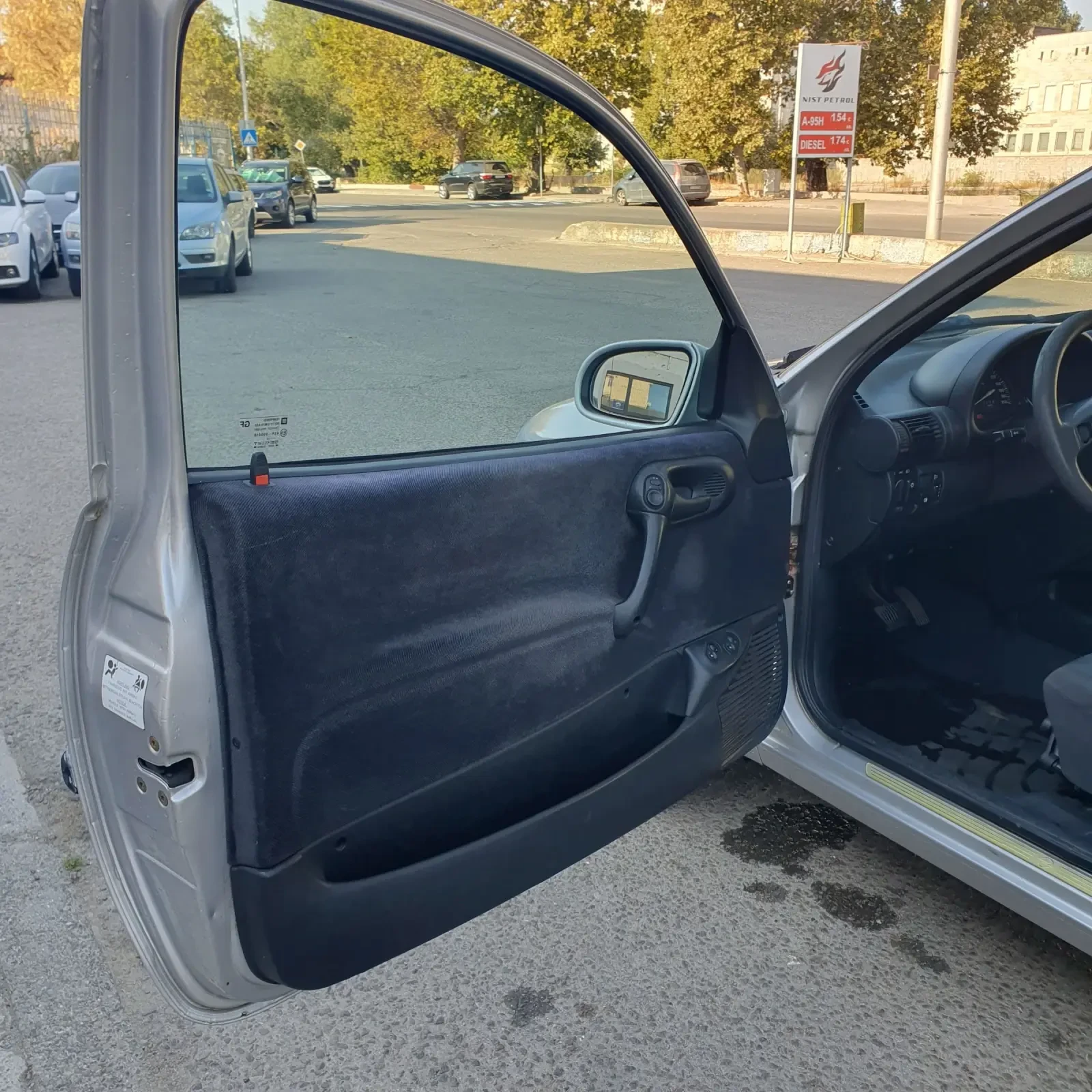 Opel Corsa 2000 EDITION 1.4i , снимка 7 - Автомобили и джипове - 55939669