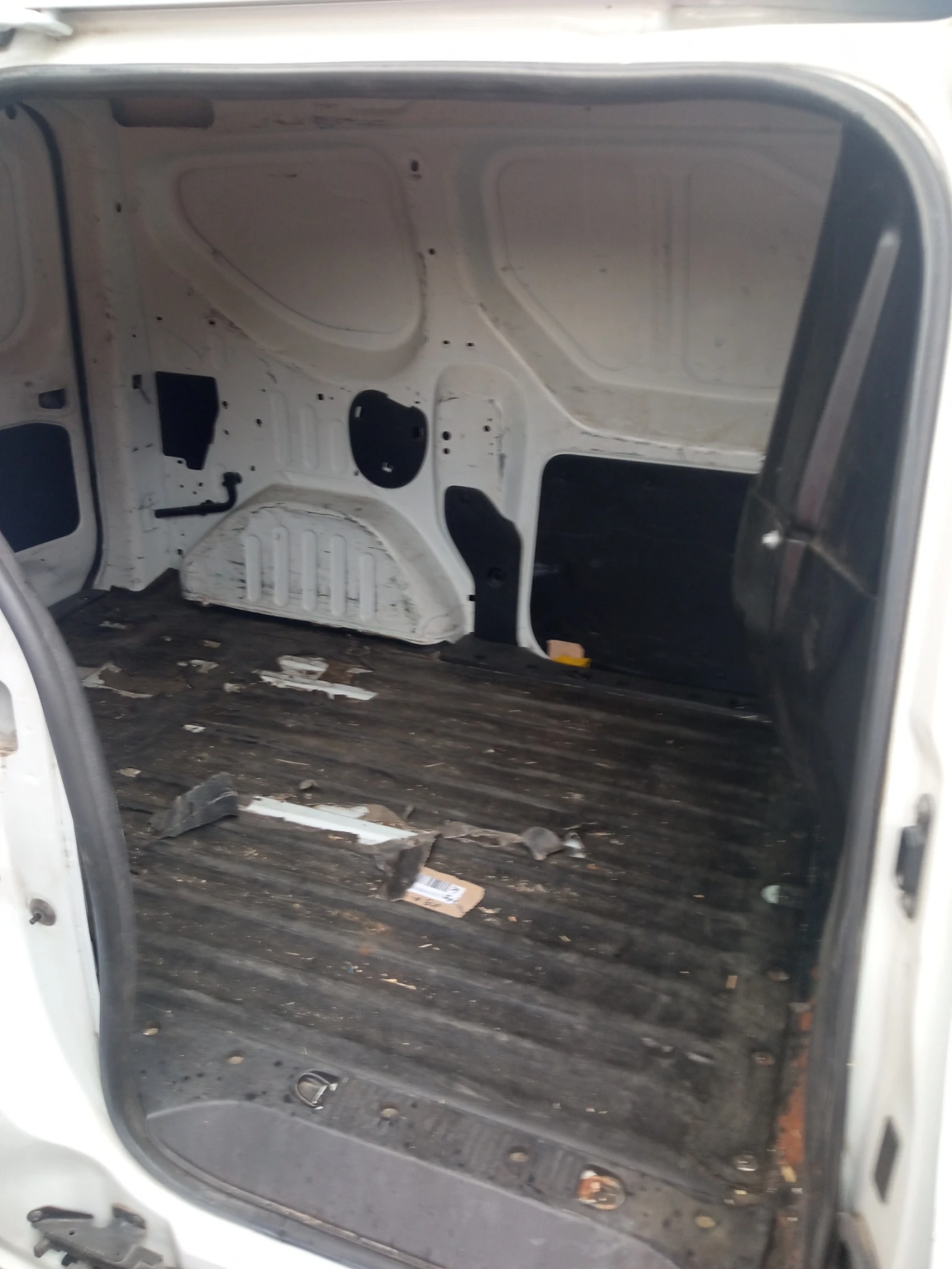 Dacia Dokker 1.5Dci, снимка 11 - Автомобили и джипове - 55949730