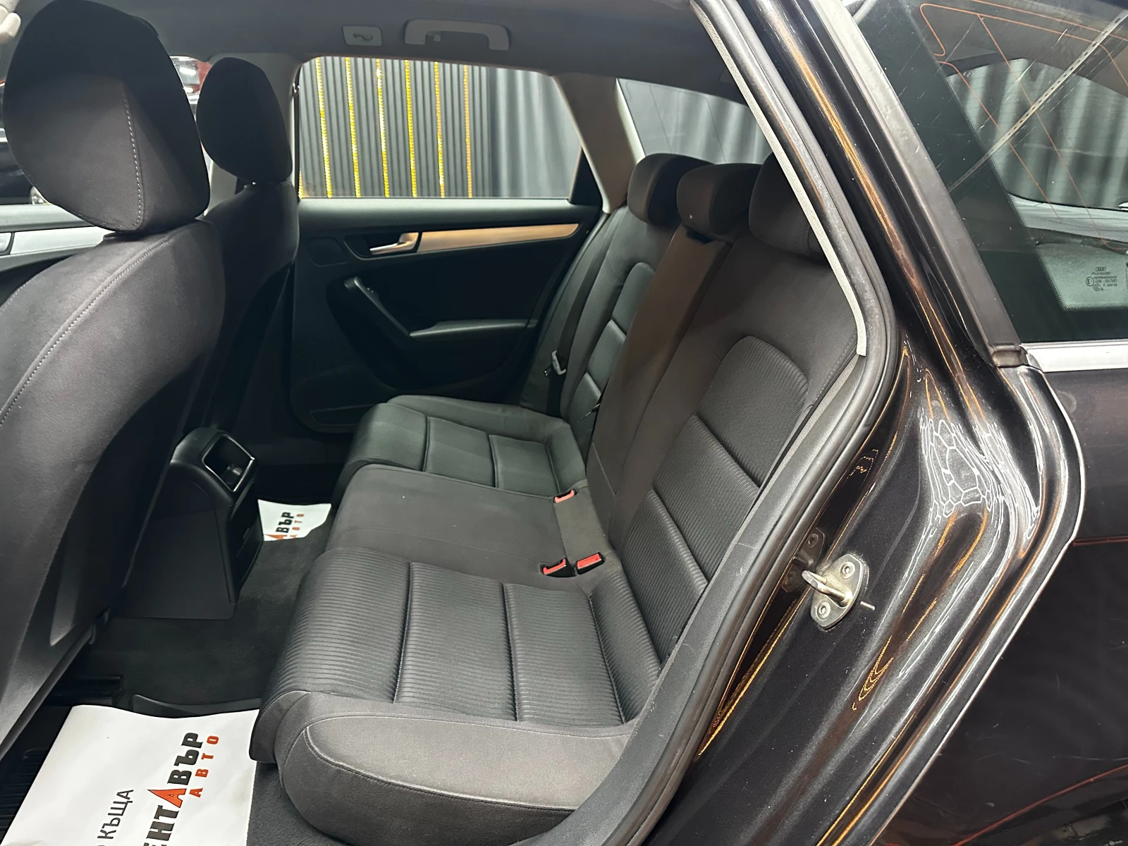 Audi A4 2.0TDI 6 скорости, снимка 8 - Автомобили и джипове - 56099358