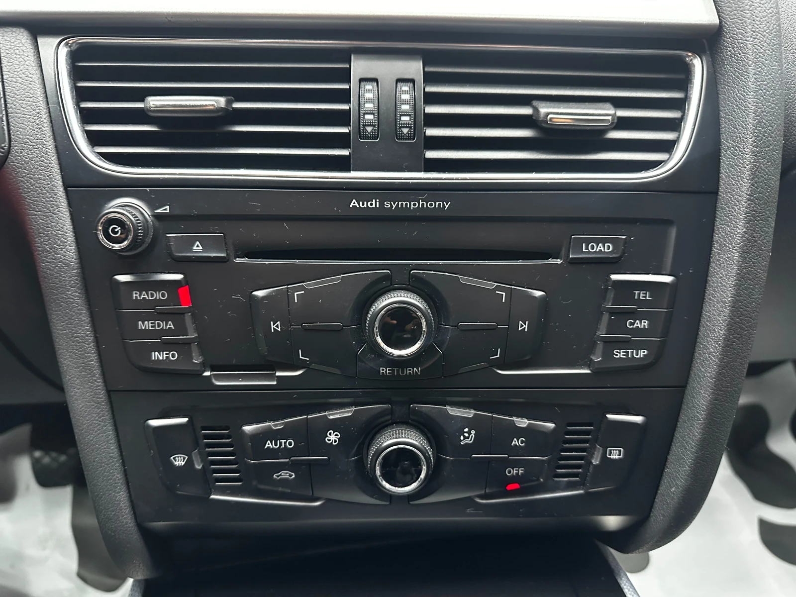 Audi A4 2.0TDI 6 скорости, снимка 11 - Автомобили и джипове - 56099358